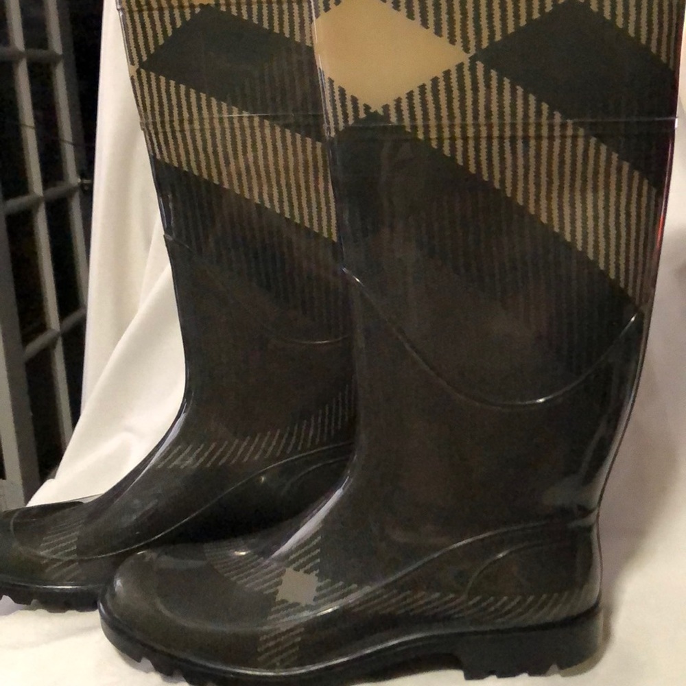 Burberry sz 40